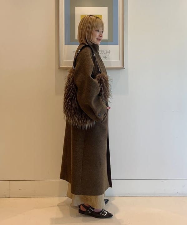 ナカノ アイさんの「BEAMS WOMEN｜ロング ファー バッグ」を使ったコーディネート