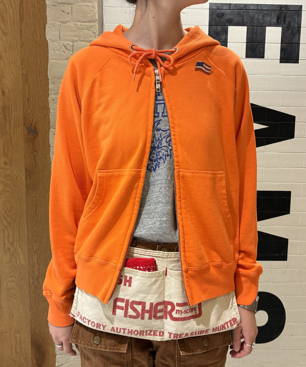 キラリさんの「BEAMS WOMEN｜【別注】SCREEN STARS / フルジップ パーカー」を使ったコーディネート