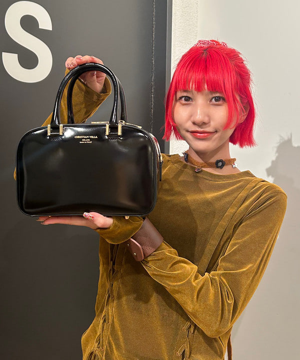 佐藤 亜美さんの「BEAMS WOMEN｜フロッキー レースアップ トップス」を使ったコーディネート