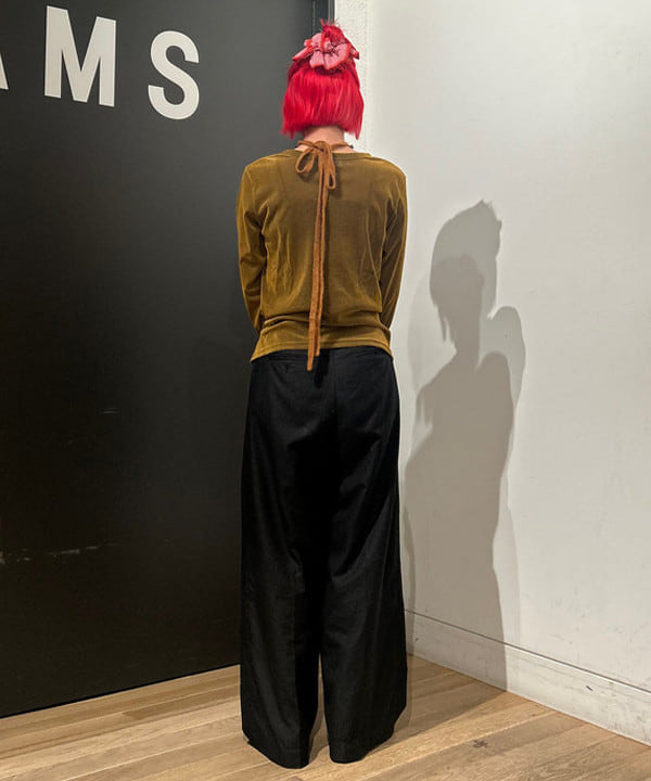 佐藤 亜美さんの「BEAMS WOMEN｜フロッキー レースアップ トップス」を使ったコーディネート