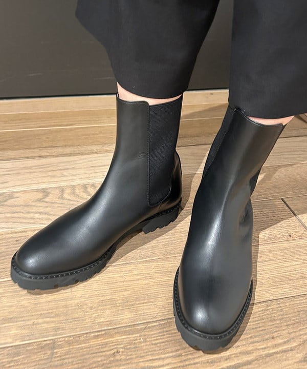 佐藤 亜美さんの「BEAMS WOMEN｜フロッキー レースアップ トップス」を使ったコーディネート