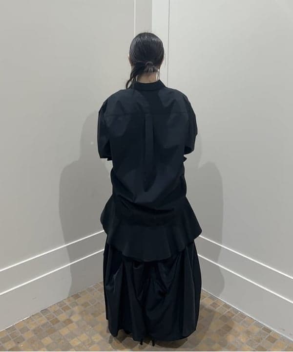 大槻 まひろさんの「BEAMS WOMEN｜ランダム タック ボリューム スカート」を使ったコーディネート