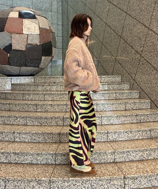 水野 萌香さんの「BEAMS WOMEN｜UGG(R) for Ray BEAMS / MARLENE CONFETTI JACKET」を使ったコーディネート