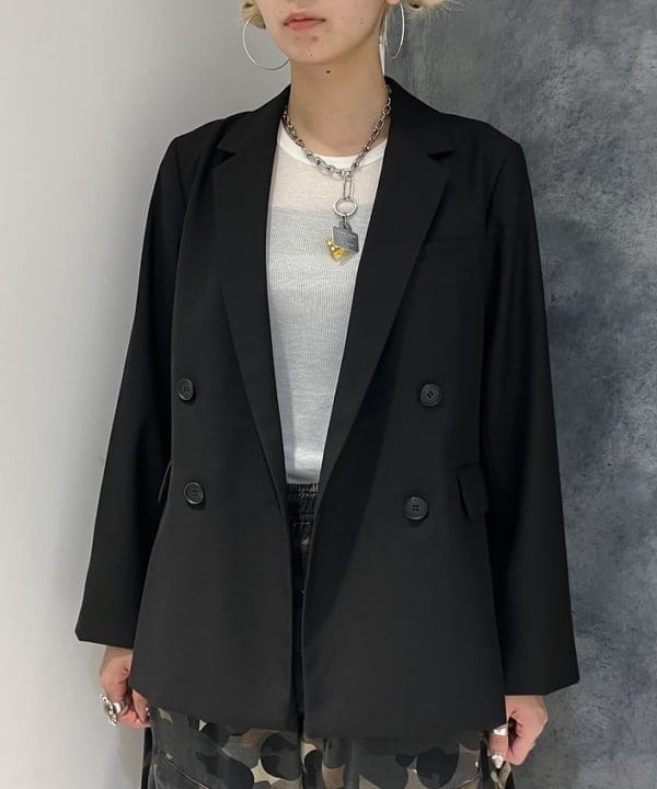 シマダリツコさんの「BEAMS WOMEN｜4ボタン ダブル テーラード ジャケット」を使ったコーディネート