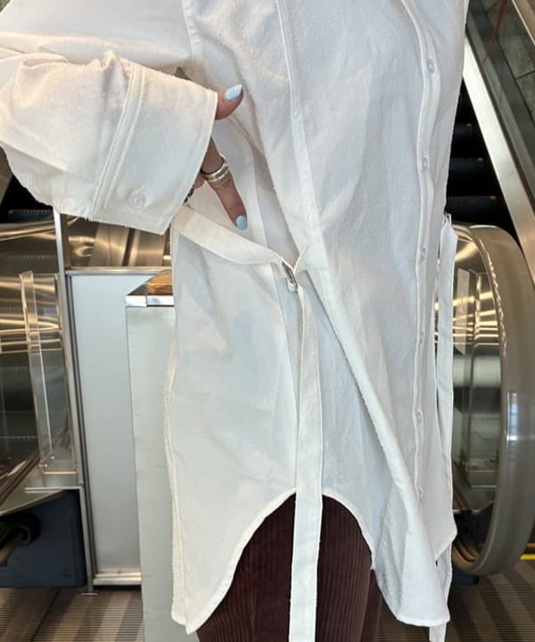 amiriさんの「BEAMS WOMEN｜GHOSPELL / Beth Oversized Shirt」を使ったコーディネート