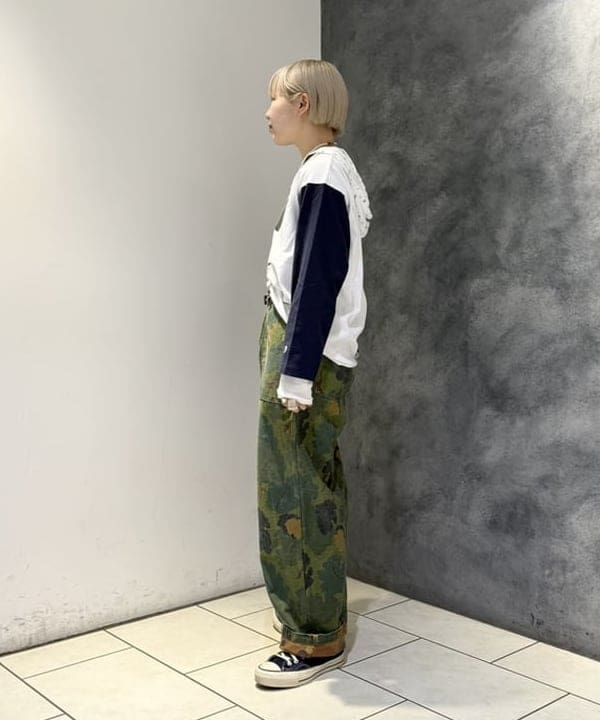 yokoyama shionさんの「BEAMS WOMEN｜BUZZ RICKSON'S / MITCHELL PATTERN CAMOUFLAGE TROUSERS CIVILIAN MODEL」を使ったコーディネート