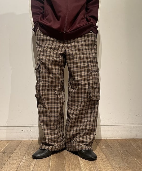 BANさんの「BEAMS WOMEN｜チェック カーゴ パンツ」を使ったコーディネート