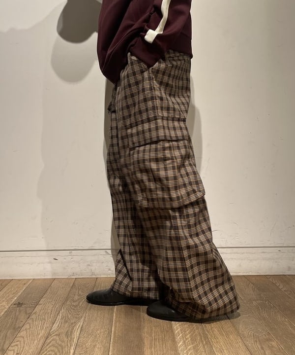 BANさんの「BEAMS WOMEN｜チェック カーゴ パンツ」を使ったコーディネート
