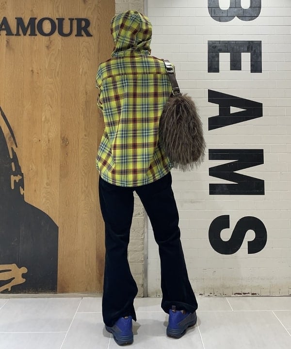 マツミヤさんの「BEAMS WOMEN｜ワイドフィット リフレクター チェック フードシャツ」を使ったコーディネート
