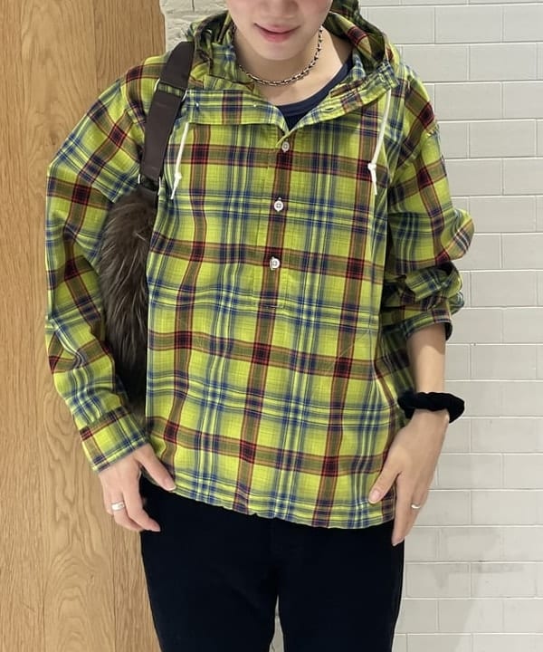 マツミヤさんの「BEAMS WOMEN｜ワイドフィット リフレクター チェック フードシャツ」を使ったコーディネート