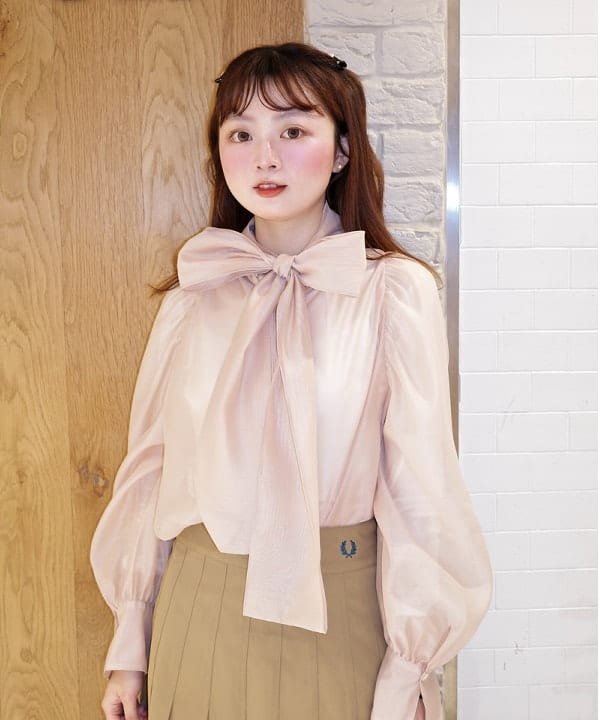 Joさんの「BEAMS WOMEN｜オーガンジー リボンブラウス」を使ったコーディネート