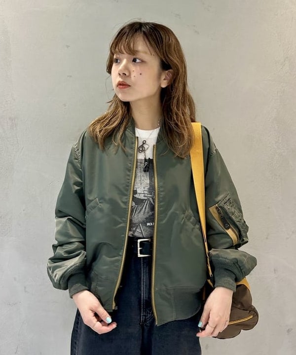 ナツハさんの「BEAMS WOMEN｜【別注】BUZZ RICKSON'S / L2B H-TYP」を使ったコーディネート