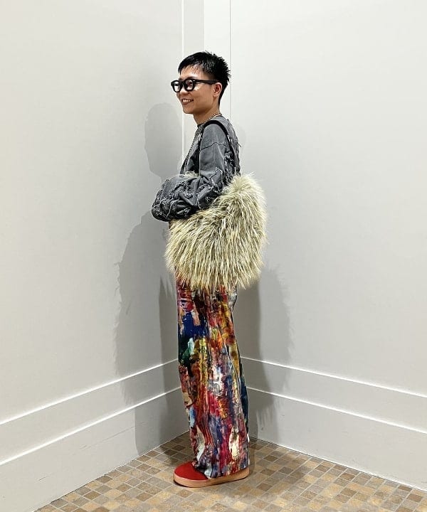土田 達也さんの「BEAMS WOMEN｜ロング ファー バッグ」を使ったコーディネート