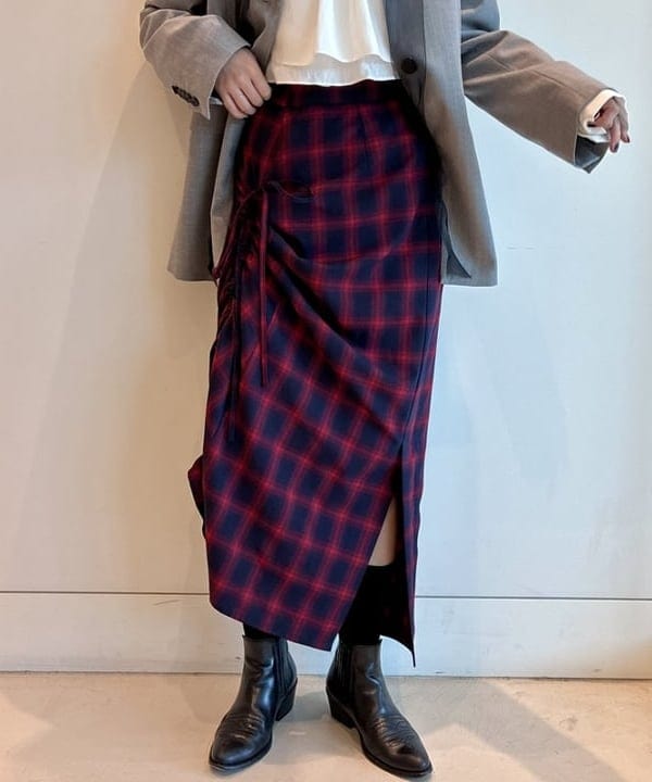 水野 萌香さんの「BEAMS WOMEN｜チェック シャーリング タイトスカート」を使ったコーディネート