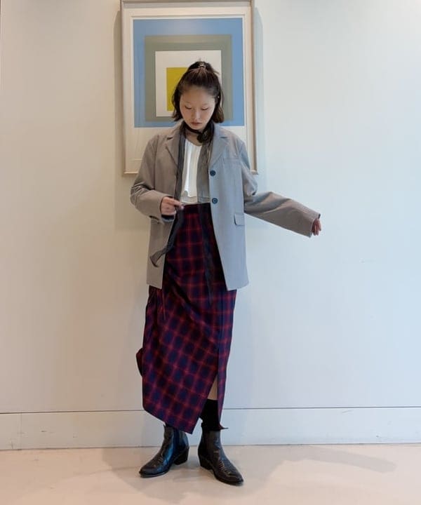 水野 萌香さんの「BEAMS WOMEN｜チェック シャーリング タイトスカート」を使ったコーディネート