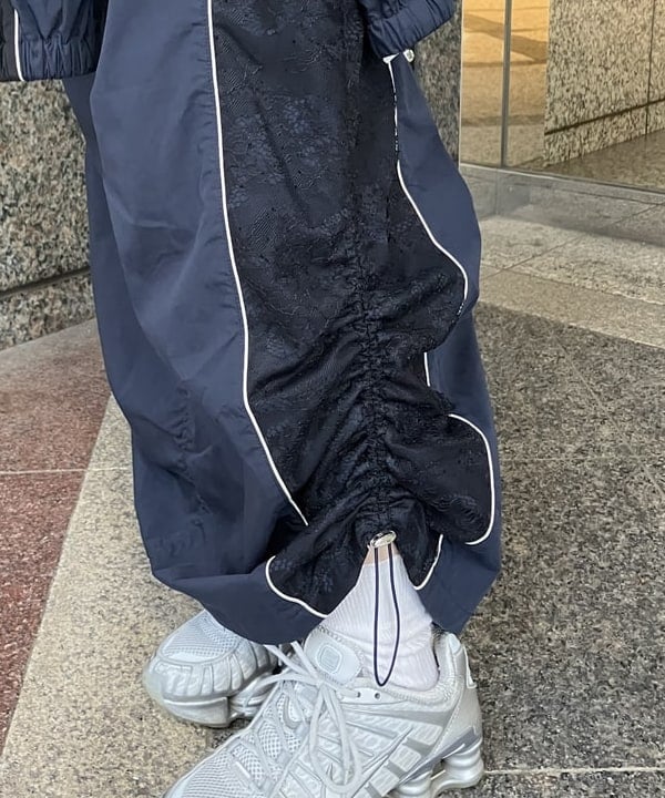 まゆちゃんさんの「BEAMS WOMEN｜レース キリカエ トラック スカート」を使ったコーディネート