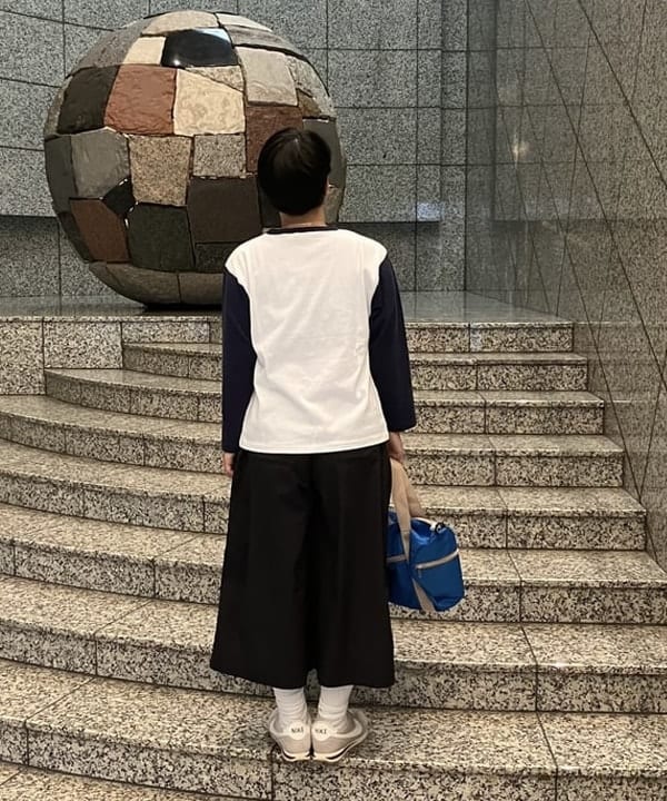 赤羽 花さんの「BEAMS WOMEN｜【別注】Champion / ミッキーマウス / フットボール Tシャツ」を使ったコーディネート