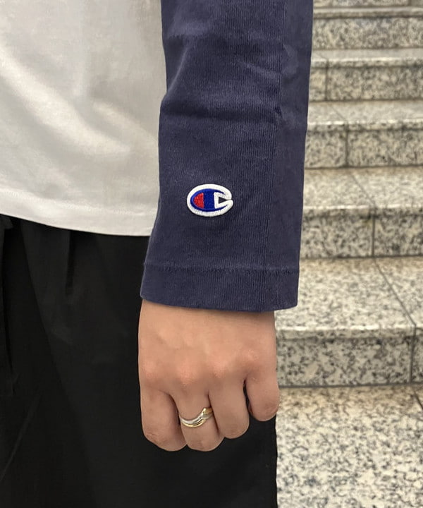 赤羽 花さんの「BEAMS WOMEN｜【別注】Champion / ミッキーマウス / フットボール Tシャツ」を使ったコーディネート