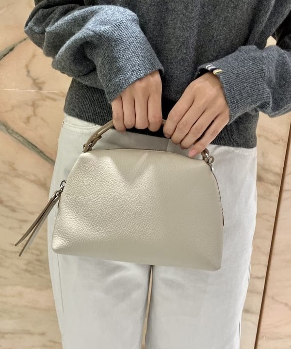 茂野 真楓さんの「BEAMS WOMEN｜upper hights / THE CECILIE BONE デニムパンツ」を使ったコーディネート