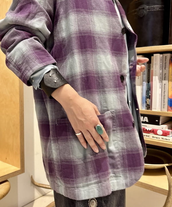 吉野 多恵さんの「BEAMS WOMEN｜サテン ウエスタン シャツ」を使ったコーディネート