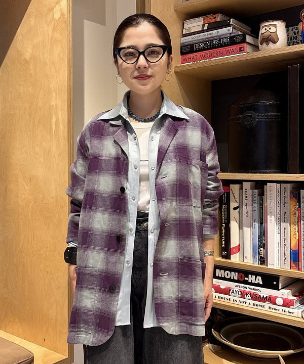 吉野 多恵さんの「BEAMS WOMEN｜サテン ウエスタン シャツ」を使ったコーディネート