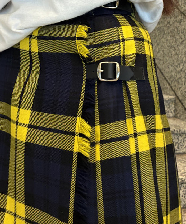 amiriさんの「BEAMS WOMEN｜O’NEIL OF DUBLIN / ウール ナローベルト キルトスカート」を使ったコーディネート