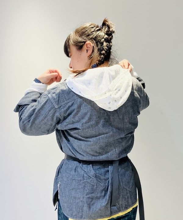 佐藤 歩さんの「BEAMS WOMEN｜フラワー サーマル パーカー」を使ったコーディネート