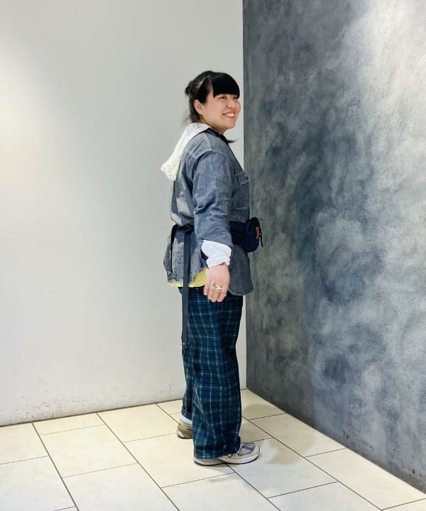 佐藤 歩さんの「BEAMS WOMEN｜フラワー サーマル パーカー」を使ったコーディネート