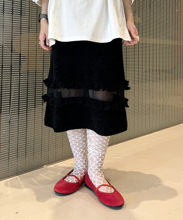 清水 彩乃さんの「BEAMS WOMEN｜maturely / ワイヤー メッシュ シアー ハイソックス」を使ったコーディネート