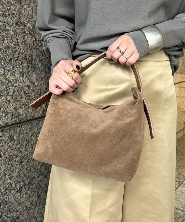 大槻 まひろさんの「BEAMS WOMEN｜ボートネック レディ ニット .M」を使ったコーディネート