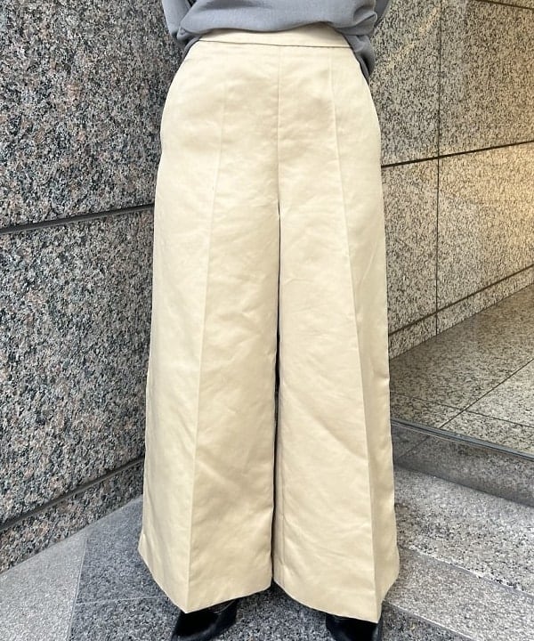 大槻 まひろさんの「BEAMS WOMEN｜ボートネック レディ ニット .M」を使ったコーディネート