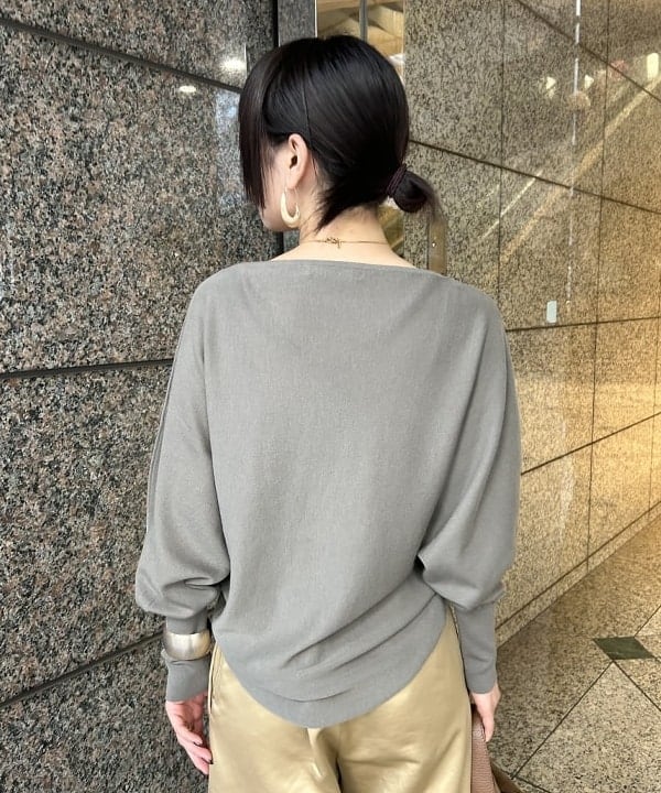 大槻 まひろさんの「BEAMS WOMEN｜ボートネック レディ ニット .M」を使ったコーディネート