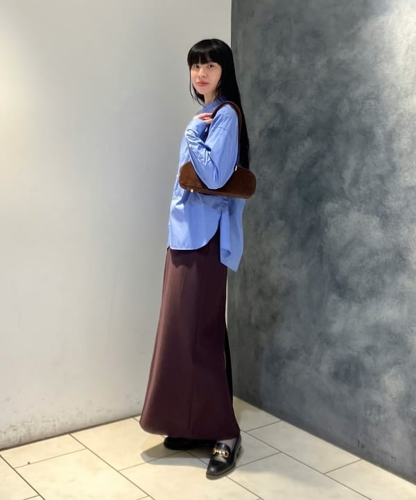 OSUMIさんの「BEAMS WOMEN｜TICCA / ノーカラー ビブヨーク シャツ」を使ったコーディネート