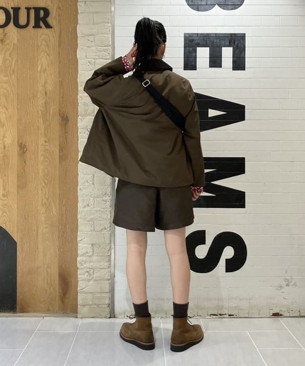 津藤 理佐子さんの「BEAMS WOMEN｜【別注】Barbour / Thornbury Jacket」を使ったコーディネート