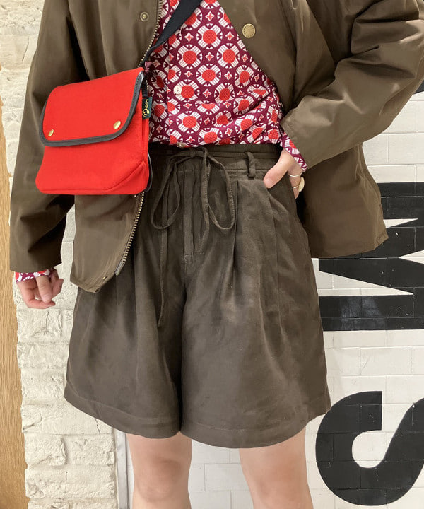 津藤 理佐子さんの「BEAMS WOMEN｜【別注】Barbour / Thornbury Jacket」を使ったコーディネート