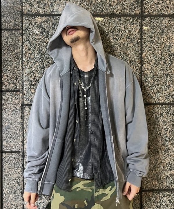 ムファサさんの「BEAMS WOMEN｜ワイドショートフィット フェード フルジップ フーディー」を使ったコーディネート