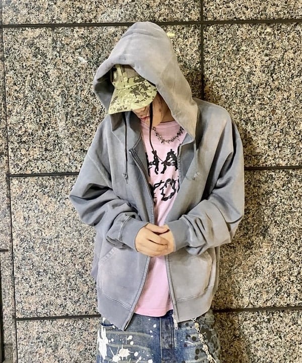 はるひむさんの「BEAMS WOMEN｜ワイドショートフィット フェード フルジップ フーディー」を使ったコーディネート