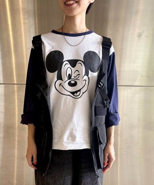 みりさんの「【別注】Champion / ミッキーマウス / フットボール Tシャツ」を使ったコーディネート