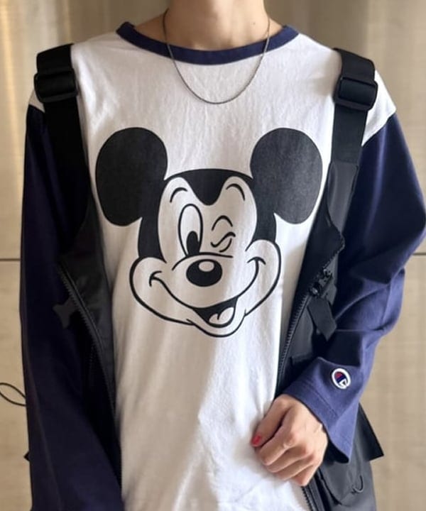 みりさんの「【別注】Champion / ミッキーマウス / フットボール Tシャツ」を使ったコーディネート