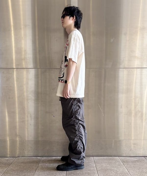 うえきんぐさんの「ワイドストレートフィット パッカリング イージーパンツ」を使ったコーディネート