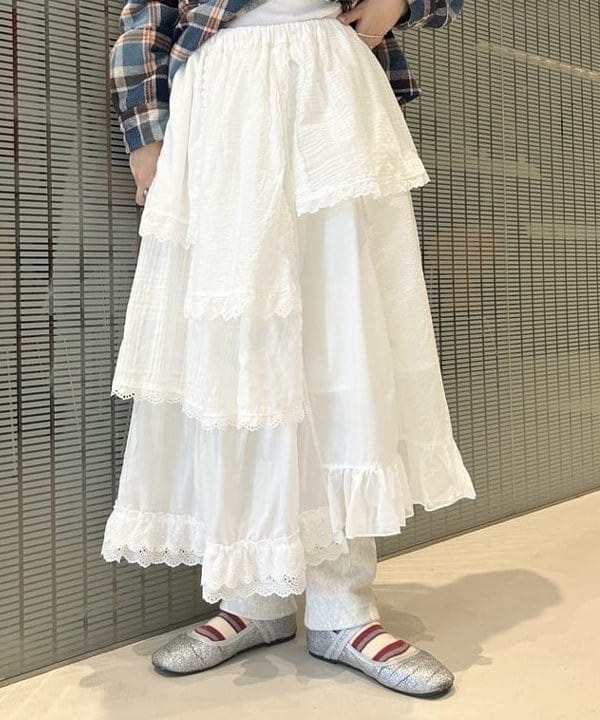 清水 彩乃さんの「BEAMS WOMEN｜【別注】TORI-TO / ティアード スカート」を使ったコーディネート