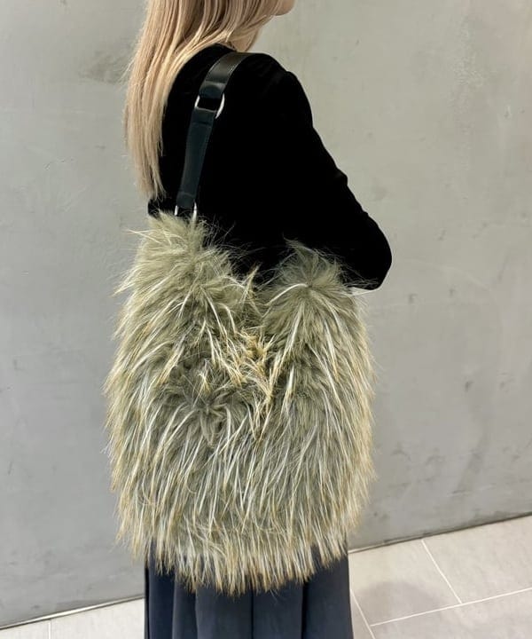 ヒカリさんの「BEAMS WOMEN｜リブ シャーリング カーディガン」を使ったコーディネート