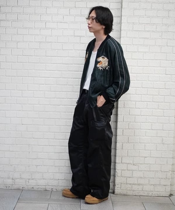 SUDOさんの「BEAMS WOMEN｜【別注】Gramicci / シャイニーナイロン 6ポケットパンツ」を使ったコーディネート