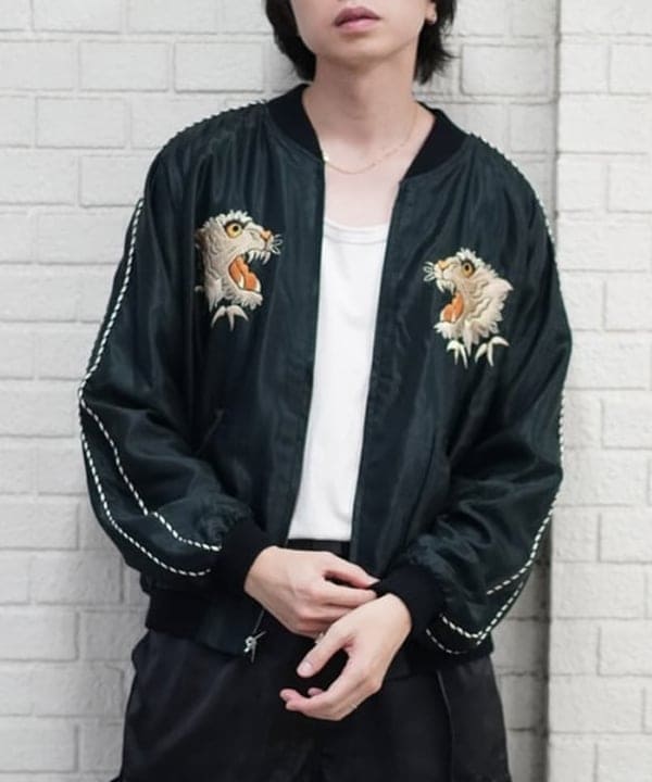 SUDOさんの「BEAMS WOMEN｜【別注】Gramicci / シャイニーナイロン 6ポケットパンツ」を使ったコーディネート