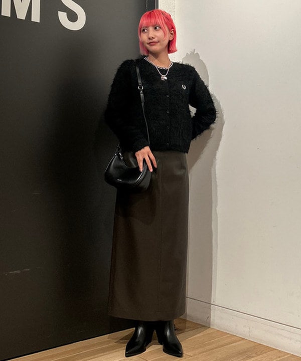 佐藤 亜美さんの「BEAMS WOMEN｜【別注】FRED PERRY / Fluffy Crewneck Knit Cardigan」を使ったコーディネート