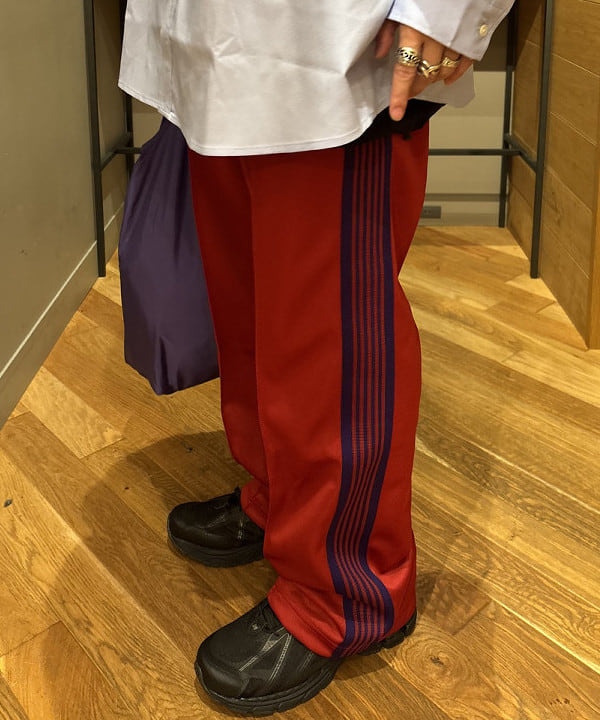 三宅 康平さんの「BEAMS WOMEN｜New Balance / 1906R」を使ったコーディネート