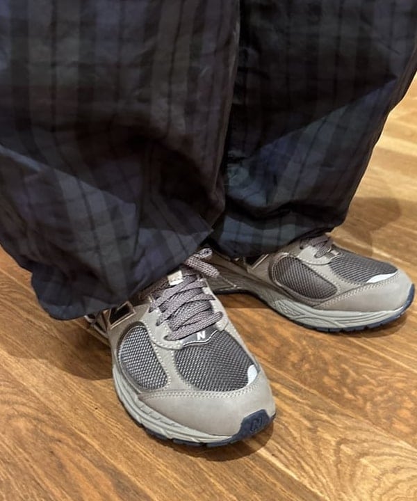 三宅 康平さんの「BEAMS WOMEN｜ABLE CARRY / Daily Plus Cordura re/cor 1000D Black」を使ったコーディネート