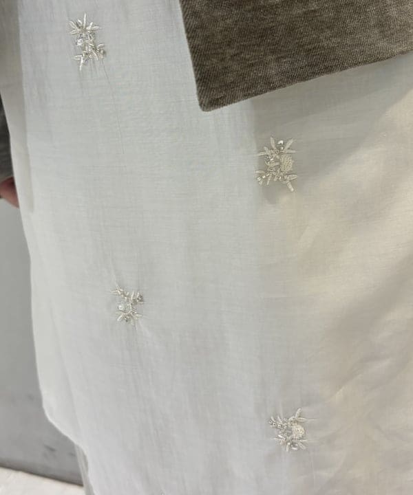 大石彩可さんの「BEAMS WOMEN｜ビーズ 刺繍 キャミ ワンピース」を使ったコーディネート