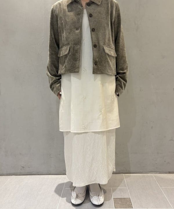 大石彩可さんの「BEAMS WOMEN｜ビーズ 刺繍 キャミ ワンピース」を使ったコーディネート