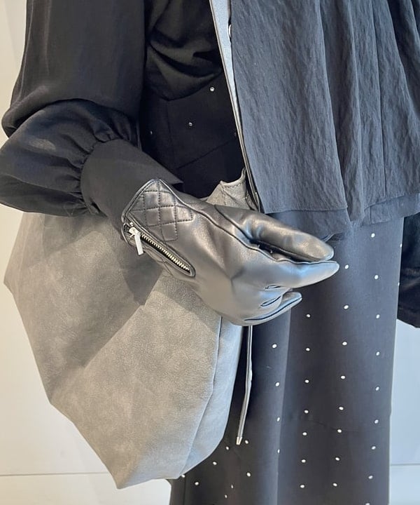 大木さんの「BEAMS WOMEN｜ドットプリント ミニ キャミワンピース」を使ったコーディネート